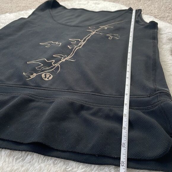 𝅺Lululemon Black Athletic Tank Top with Gold Bird Design Fits Like a Size 6 - Picture 10 of 10